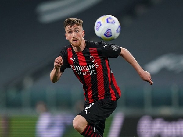 Alexis Saelemaekers Beri Keseimbangan di Lini Sayap AC Milan
